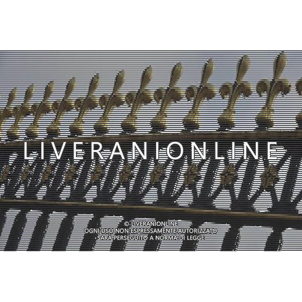 A detail of the railings in front of Buckingham palace in London AG. ALDO LIVERANI SAS ITALY ONLY