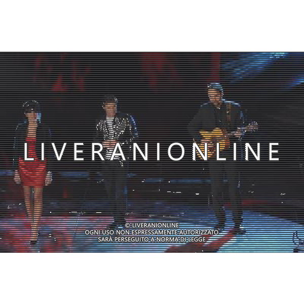 61mo FESTIVAL DELLA CANZONE ITALIANA DI SANREMO 18/02/2011 - QUARTA SERATA NELLA FOTO RAQUEL DEL ROSARIO CON LUCA BARBAROSSA E NERI MARCORE\' ©GAZZANIGA/AGENZIA ALDO LIVERANI SAS