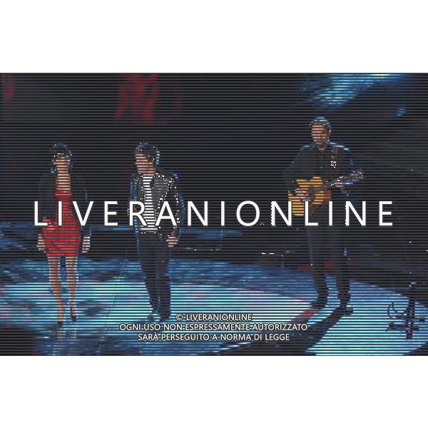 61mo FESTIVAL DELLA CANZONE ITALIANA DI SANREMO 18/02/2011 - QUARTA SERATA NELLA FOTO RAQUEL DEL ROSARIO CON LUCA BARBAROSSA E NERI MARCORE\' ©GAZZANIGA/AGENZIA ALDO LIVERANI SAS
