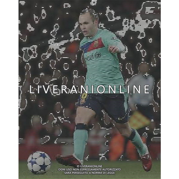 Barcelona\'s Andres Iniesta in action during todays match 16.02.2011 - LONDON - UEFA CHAMPIONS LEAGUE MATCH - LEG 1 - ARSENAL V BARCELONA - EMIRATES STADIUM - ARSENAL - LONDON FOTO MICHAL ZEMANEK/NEWSPIX.PL --- Newspix.pl /AG ALDO LIVERANI SAS CALCIO SPORT CHAMPION LEAGUE ARSENAL BARCELONA - ITALY ONLY - *** Local Caption *** .