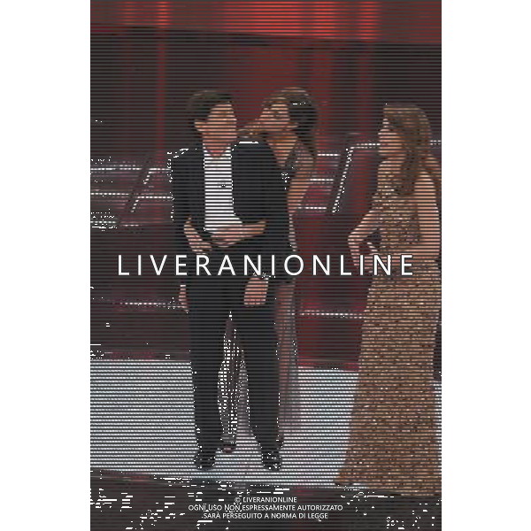 61mo FESTIVAL DELLA CANZONE ITALIANA DI SANREMO 19/02/2011 - QUINTA ED ULTIMA SERATA NELLA FOTO GIANNI MORANDI CON BELEN RODRIGUEZ E ELISABETTA CANALIS ©GAZZANIGA/AGENZIA ALDO LIVERANI SAS