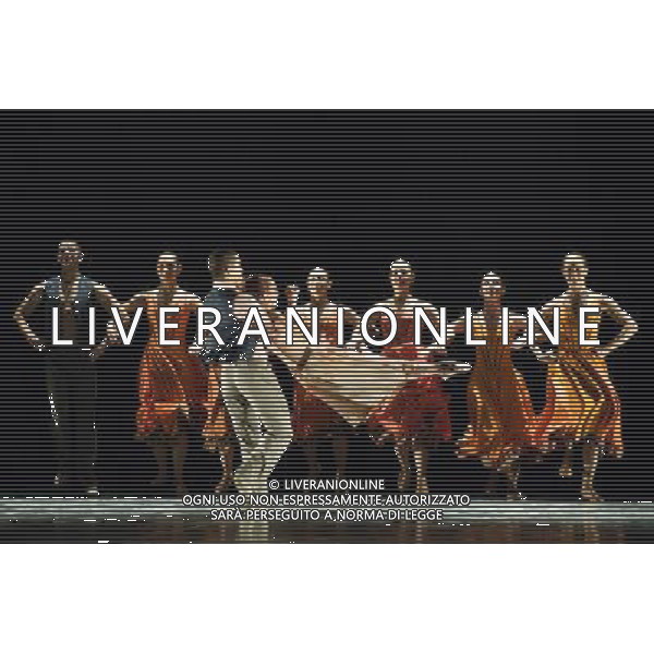 COMPAGNIA MVULA SUNGANI IN NON SOLO BOLERO CONCERTO GRAN TEATRO PADOVA NELLA FOTO: COMPAGNIA MVULA SUNGANI IN NON SOLO BOLERO @ CRISTINA CHECCHETTO - AG. ALDO LIVERANI