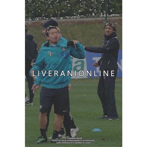 APPIANO GENTILE (CO) 22/2/2011 ALLENAMENTO INTER PER LA PARTITA DI CHAMPIONS LEAGUE CONTRO IL BAYERN MONACO NELLA FOTO SNEIJDER YUTO NAGATOMO LEONARDO FOTO ROMANO/AG ALDO LIVERANI