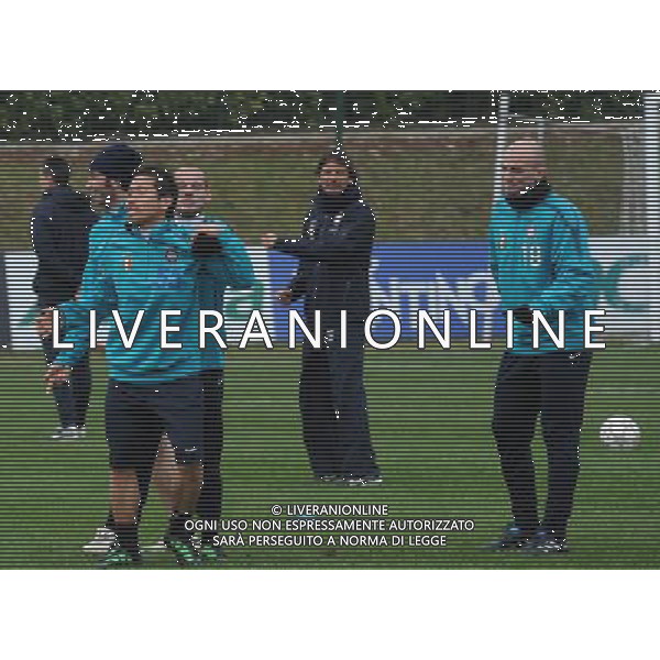 APPIANO GENTILE (CO) 22/2/2011 ALLENAMENTO INTER PER LA PARTITA DI CHAMPIONS LEAGUE CONTRO IL BAYERN MONACO NELLA FOTO SNEIJDER YUTO NAGATOMO LEONARDO CAMBIASSO FOTO ROMANO/AG ALDO LIVERANI