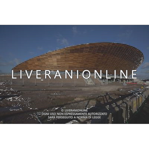 Velodrome. Exterior view of the Velodrome. ©photoshot/Agenzia Aldo Liverani Sas - ITALY ONLY - Londra 22/02/2011 - La squadra nazionale inglese di ciclismo assiste all\'apertura ufficiale del Velodromo delle Olimpiadi di Londra 2012.