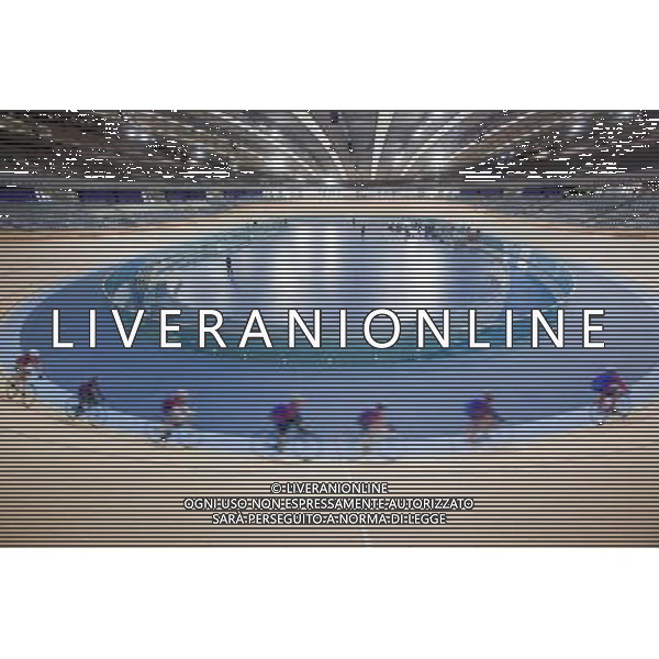 The Velodrome. The Herne Hill cyclists try out the new track in the Velodrome. ©photoshot/Agenzia Aldo Liverani Sas - ITALY ONLY - Londra 22/02/2011 - La squadra nazionale inglese di ciclismo assiste all\'apertura ufficiale del Velodromo delle Olimpiadi di Londra 2012.
