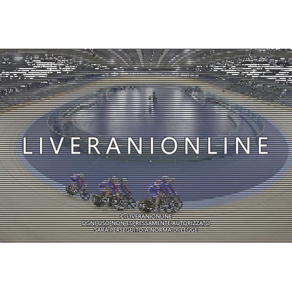 Velodrome. Velodrome completion event. The GB Cycling Team attend the official opening of the Velodrome. ©photoshot/Agenzia Aldo Liverani Sas - ITALY ONLY - Londra 22/02/2011 - La squadra nazionale inglese di ciclismo assiste all\'apertura ufficiale del Velodromo delle Olimpiadi di Londra 2012.