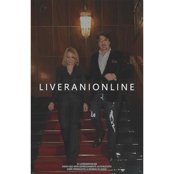 MILANO 23/2/2011 TEATRO NUOVO P.zza S. BABILA PRESENTAZIONE DELLO SPETTACOLO TEATRALE: -DADDY BLUES. UN PAPA\' PER TUTTI- DI BRUNO CHAPELLE E MARTYNE VISCIANO ADATTAMENTO E REGIA DI VINCENZO SALEMME NELLA FOTO PAOLA QUATTRINI E MARCO COLUMBRO FOTO ROMANO/AG ALDO LIVERANI