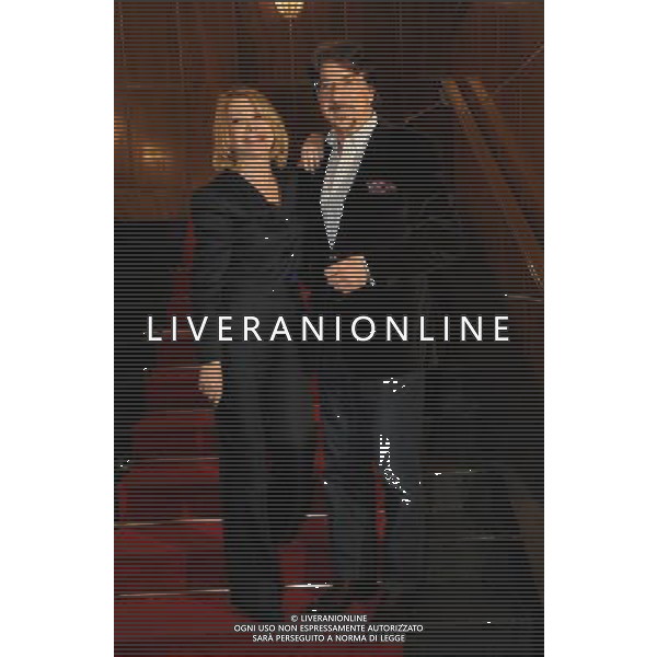 MILANO 23/2/2011 TEATRO NUOVO P.zza S. BABILA PRESENTAZIONE DELLO SPETTACOLO TEATRALE: -DADDY BLUES. UN PAPA\' PER TUTTI- DI BRUNO CHAPELLE E MARTYNE VISCIANO ADATTAMENTO E REGIA DI VINCENZO SALEMME NELLA FOTO PAOLA QUATTRINI E MARCO COLUMBRO FOTO ROMANO/AG ALDO LIVERANI