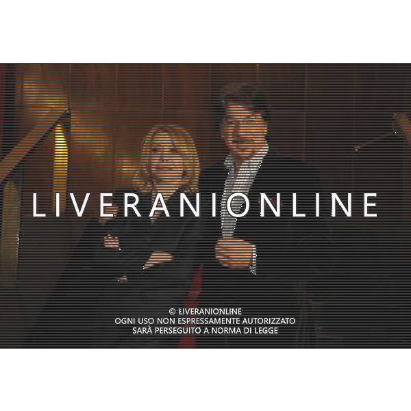 MILANO 23/2/2011 TEATRO NUOVO P.zza S. BABILA PRESENTAZIONE DELLO SPETTACOLO TEATRALE: -DADDY BLUES. UN PAPA\' PER TUTTI- DI BRUNO CHAPELLE E MARTYNE VISCIANO ADATTAMENTO E REGIA DI VINCENZO SALEMME NELLA FOTO PAOLA QUATTRINI E MARCO COLUMBRO FOTO ROMANO/AG ALDO LIVERANI