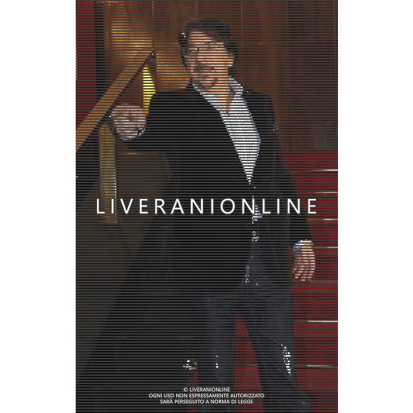 MILANO 23/2/2011 TEATRO NUOVO P.zza S. BABILA PRESENTAZIONE DELLO SPETTACOLO TEATRALE: -DADDY BLUES. UN PAPA\' PER TUTTI- DI BRUNO CHAPELLE E MARTYNE VISCIANO ADATTAMENTO E REGIA DI VINCENZO SALEMME NELLA FOTO MARCO COLUMBRO FOTO ROMANO/AG ALDO LIVERANI