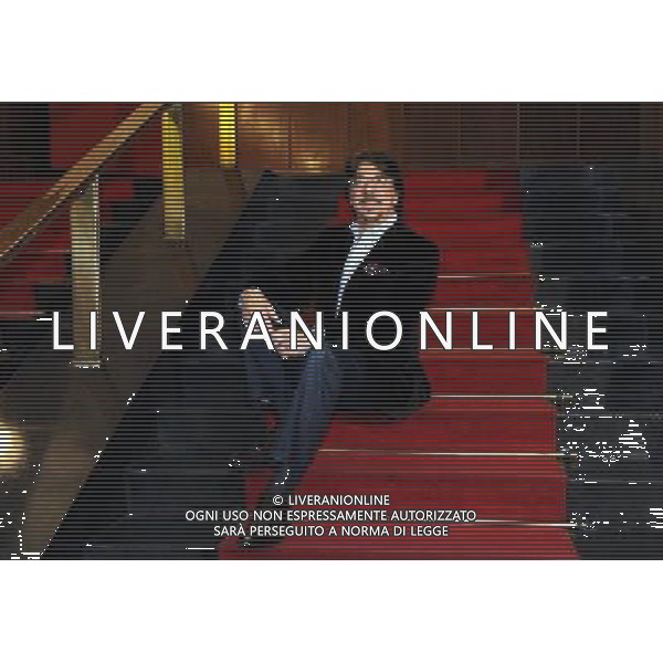 MILANO 23/2/2011 TEATRO NUOVO P.zza S. BABILA PRESENTAZIONE DELLO SPETTACOLO TEATRALE: -DADDY BLUES. UN PAPA\' PER TUTTI- DI BRUNO CHAPELLE E MARTYNE VISCIANO ADATTAMENTO E REGIA DI VINCENZO SALEMME NELLA FOTO MARCO COLUMBRO FOTO ROMANO/AG ALDO LIVERANI