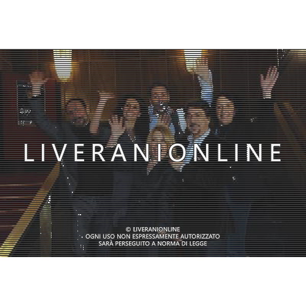 MILANO 23/2/2011 TEATRO NUOVO P.zza S. BABILA PRESENTAZIONE DELLO SPETTACOLO TEATRALE: -DADDY BLUES. UN PAPA\' PER TUTTI- DI BRUNO CHAPELLE E MARTYNE VISCIANO ADATTAMENTO E REGIA DI VINCENZO SALEMME NELLA FOTO PAOLA QUATTRINI, MARCO COLUMBRO, ADRIANO GIRALDI, ERIKA PUDDU, ADRIANO EVANGELISTI E ROBERTA FORMILLI FOTO ROMANO/AG ALDO LIVERANI