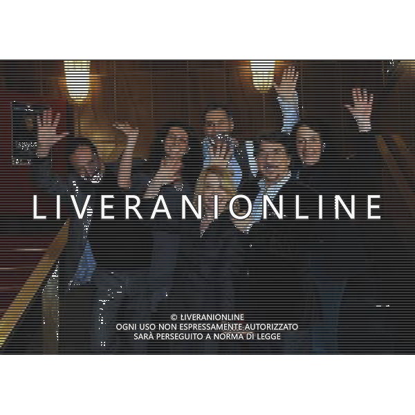 MILANO 23/2/2011 TEATRO NUOVO P.zza S. BABILA PRESENTAZIONE DELLO SPETTACOLO TEATRALE: -DADDY BLUES. UN PAPA\' PER TUTTI- DI BRUNO CHAPELLE E MARTYNE VISCIANO ADATTAMENTO E REGIA DI VINCENZO SALEMME NELLA FOTO PAOLA QUATTRINI, MARCO COLUMBRO, ADRIANO GIRALDI, ERIKA PUDDU, ADRIANO EVANGELISTI E ROBERTA FORMILLI FOTO ROMANO/AG ALDO LIVERANI