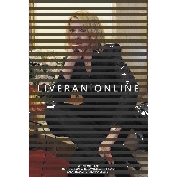 MILANO 23/2/2011 TEATRO NUOVO P.zza S. BABILA PRESENTAZIONE DELLO SPETTACOLO TEATRALE: -DADDY BLUES. UN PAPA\' PER TUTTI- DI BRUNO CHAPELLE E MARTYNE VISCIANO ADATTAMENTO E REGIA DI VINCENZO SALEMME NELLA FOTO PAOLA QUATTRINI FOTO ROMANO/AG ALDO LIVERANI