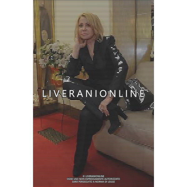 MILANO 23/2/2011 TEATRO NUOVO P.zza S. BABILA PRESENTAZIONE DELLO SPETTACOLO TEATRALE: -DADDY BLUES. UN PAPA\' PER TUTTI- DI BRUNO CHAPELLE E MARTYNE VISCIANO ADATTAMENTO E REGIA DI VINCENZO SALEMME NELLA FOTO PAOLA QUATTRINI FOTO ROMANO/AG ALDO LIVERANI