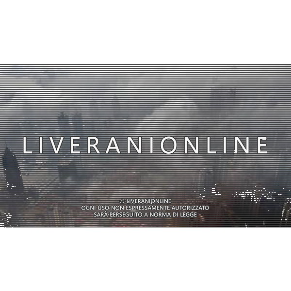 (110222) -- SHANGHAI, Feb. 22, 2011 () -- VEDUTA AEREA DELLA NEBBIA SULLA CITTA\' DI SHANGAY DOVUTA ALL\'ELEVATO TASSO DI INQUINAMENTO Photoshot (/Ren Guoqiang) (zn)-AG ALDO LIVERANI ONLY ITALY