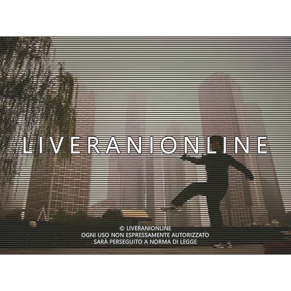 (110222) -- SHANGHAI, Feb. 22, 2011 () -- (110.222) - SHANGHAI, 22 Febbraio 2011 () - Una donna di gioco spada pratiche nella zona est della Cina Shanghai Comune, 1 dicembre 2010. ÊÊÊÊLe vendite di case commerciali nel 2010  sceso dal 42,4 per cento che nel 2009 a Shanghai dopo che le autoritˆ si trasfer“ a raffreddare il mercato immobiliare. ÊÊÊvendita commerciale degli alloggi  sceso a 16,85 milioni di metri quadrati nel 2010, secondo una dichiarazione rilasciata 18 Febbraio 2011 dal Comune di Shanghai Bureau of Statistics. (/ Wei Jing) (xzj) Dizionario - Visualizza dizionario dettagliato AG ALDO LIVERANI ONLY ITALY