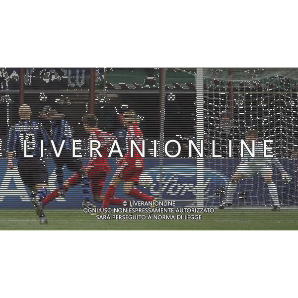 INTER - BAYERN MONACO CHAMPIONS LEAGUE 23/02/2011 NELLA FOTO occasione di eto\'o ©LUZZANI/AGENZIA ALDO LIVERANI SAS