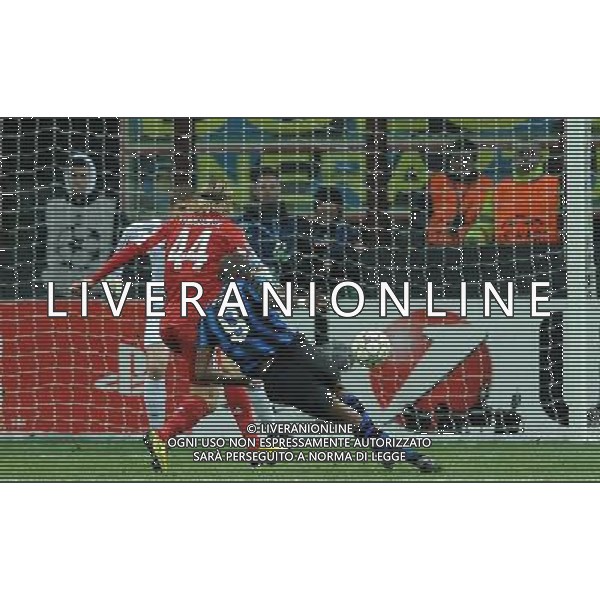 UEFA Champions League 2010/2011 Round of 16 Milano - 23.02.2011 Inter-Bayern Monaco Nella Foto:parata di kraft su eto\'o /Ph.Vitez-Ag. Aldo Liverani