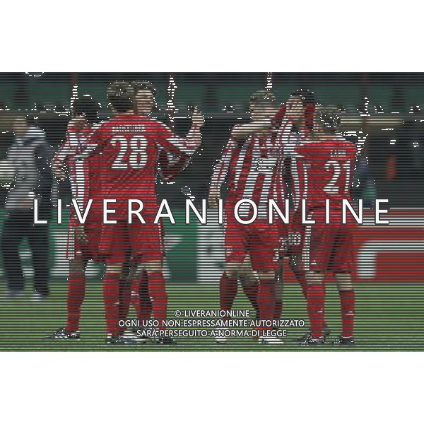 INTER - BAYERN MONACO CHAMPIONS LEAGUE 23/02/2011 NELLA FOTO i giocatori del bayern monaco esultano a fine gara ©LUZZANI/AGENZIA ALDO LIVERANI SASI SAS