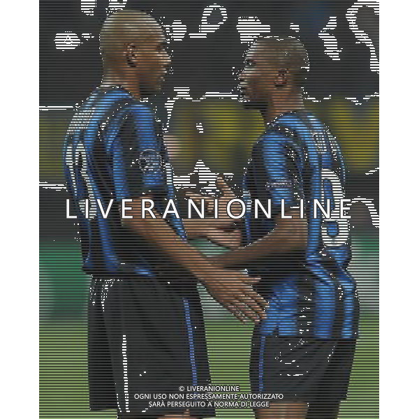 UEFA Champions League 2010/2011 Round of 16 Milano - 23.02.2011 Inter-Bayern Monaco Nella Foto:Samuel Eto\'o-Douglas Maicon /Ph.Vitez-Ag. Aldo Liverani