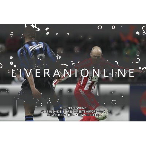 Milano 23-02-2011 Champions League 2010/11 inter-bayern monaco 0:1 nella foto arjen robben e maicon ph marco luzzani/ag aldo liverani s.a.s.