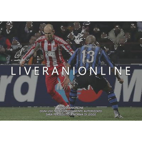 Milano 23-02-2011 Champions League 2010/11 inter-bayern monaco 0:1 nella foto arjen robben e maicon ph marco luzzani/ag aldo liverani s.a.s.