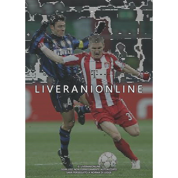 Milano 23-02-2011 Champions League 2010/11 inter-bayern monaco 0:1 nella foto bastian schweinsteiger e javier zanetti ph marco luzzani/ag aldo liverani s.a.s.