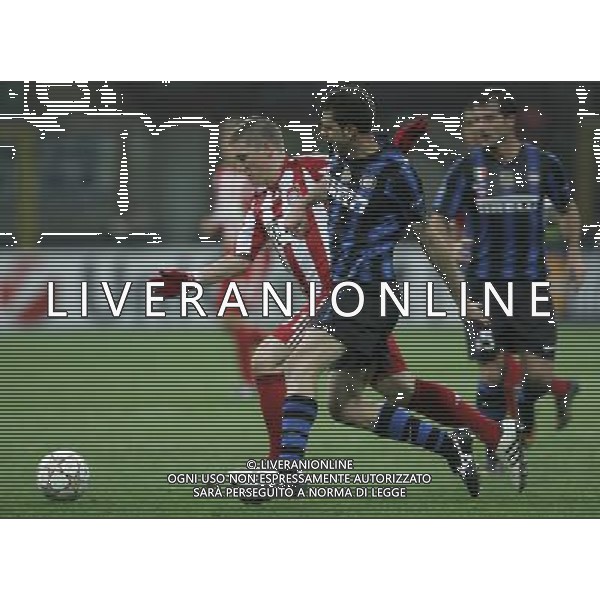 Milano 23-02-2011 Champions League 2010/11 inter-bayern monaco 0:1 nella foto bastian schweinsteiger e thiago motta ph marco luzzani/ag aldo liverani s.a.s.