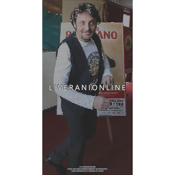 MILANO 24/02/2011 TEATRO SMERALDO PRESENTAZIONE DELLO SPETTACOLO TEATRALE DI ENRICO BRIGNANO \'SONO ROMANO MA NON E\' COLPA MIA\' PH.FIOCHI/AG ALDO LIVERANI SAS 