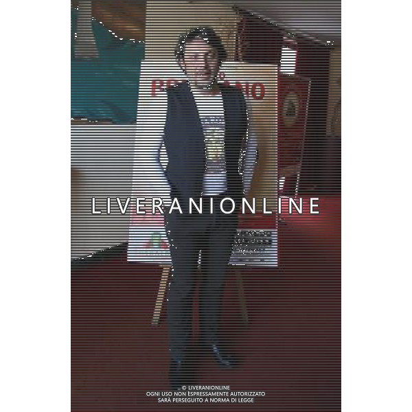 MILANO 24/02/2011 TEATRO SMERALDO PRESENTAZIONE DELLO SPETTACOLO TEATRALE DI ENRICO BRIGNANO \'SONO ROMANO MA NON E\' COLPA MIA\' PH.FIOCHI/AG ALDO LIVERANI SAS 