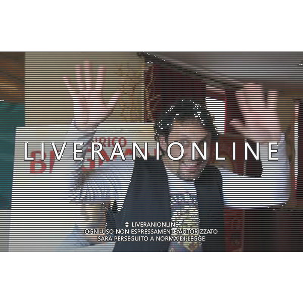 MILANO 24/02/2011 TEATRO SMERALDO PRESENTAZIONE DELLO SPETTACOLO TEATRALE DI ENRICO BRIGNANO \'SONO ROMANO MA NON E\' COLPA MIA\' PH.FIOCHI/AG ALDO LIVERANI SAS 