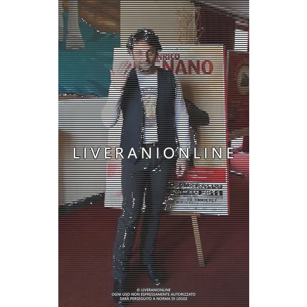 MILANO 24/02/2011 TEATRO SMERALDO PRESENTAZIONE DELLO SPETTACOLO TEATRALE DI ENRICO BRIGNANO \'SONO ROMANO MA NON E\' COLPA MIA\' PH.FIOCHI/AG ALDO LIVERANI SAS 