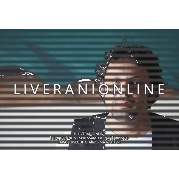 MILANO 24/02/2011 TEATRO SMERALDO PRESENTAZIONE DELLO SPETTACOLO TEATRALE DI ENRICO BRIGNANO \'SONO ROMANO MA NON E\' COLPA MIA\' PH.FIOCHI/AG ALDO LIVERANI SAS 