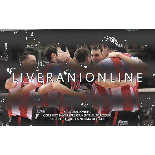 23.02.2011 - Hala Podpromie , Rzeszow . mecz o final Pucharu CEV . Asseco Resovia Rzeszow (czerwono-biale) - Sisley Treviso (czerwono-czarne) n/z. aleh akhrem , michal baranowicz , grzegorz kosok , krzysztof ignaczak , matej cernic asseco resovia rzeszow radosc . Fot. Piotr Charchula / EDYTOR.net/NEWSPIX.PL --- Newspix.pl /AG ALDO LIVERANI PALLAVOLO VOLLEY ASSECO RESOVIA - SISLEY TREVISO - ITALY ONLY - *** Local Caption *** .