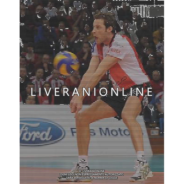 23.02.2011 - Hala Podpromie , Rzeszow . mecz o final Pucharu CEV . Asseco Resovia Rzeszow (czerwono-biale) - Sisley Treviso (czerwono-czarne) n/z. matej cernic . Fot. Piotr Charchula / EDYTOR.net/NEWSPIX.PL --- Newspix.pl /AG ALDO LIVERANI PALLAVOLO VOLLEY ASSECO RESOVIA - SISLEY TREVISO - ITALY ONLY - *** Local Caption *** .