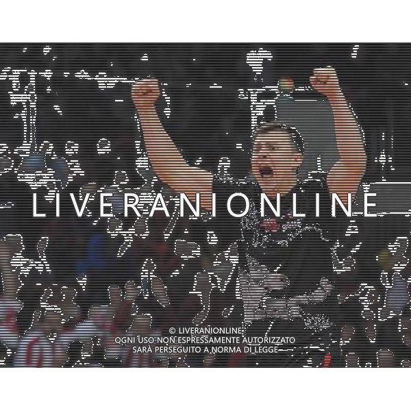 23.02.2011 - Hala Podpromie , Rzeszow . mecz o final Pucharu CEV . Asseco Resovia Rzeszow (czerwono-biale) - Sisley Treviso (czerwono-czarne) n/z. krzysztof ignaczak radosc . Fot. Piotr Charchula / EDYTOR.net/NEWSPIX.PL --- Newspix.pl /AG ALDO LIVERANI PALLAVOLO VOLLEY ASSECO RESOVIA - SISLEY TREVISO - ITALY ONLY - *** Local Caption *** .
