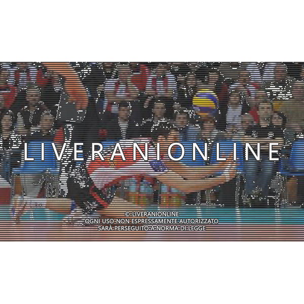 23.02.2011 - Hala Podpromie , Rzeszow . mecz o final Pucharu CEV . Asseco Resovia Rzeszow (czerwono-biale) - Sisley Treviso (czerwono-czarne) n/z. Grzegorz Kosok . Fot. Piotr Charchula / EDYTOR.net / Newspix.pl AG ALDO LIVERANI ONLY ITALY