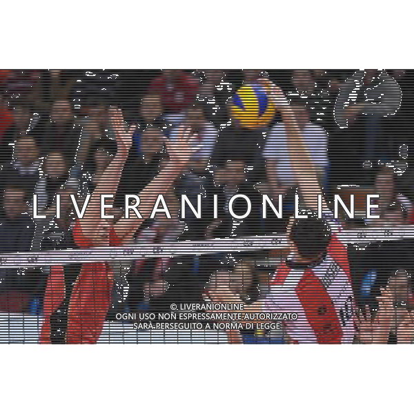 23.02.2011 RZESZOW, HALA PODPROMIE, UL. LENARTOWICZA (RZESZOW, POLAND), SIATKOWKA MEZCZYZN (MEN\'S VOLLEYBALL), POLFINAL (1/2) PUCHARU CEV (SEMI FINAL CEV CUP), MECZ ASSECO RESOVIA RZESZOW - SISLEY TREVISO (GAME ASSECO RESOVIA RZESZOW - SISLEY TREVISO) NZ NOVICA BJELICA (L), GRZEGORZ KOSOK (P) FOTO MICHAL STANCZYK / CYFRASPORT/NEWSPIX.PL --- Newspix.pl /AG ALDO LIVERANI PALLAVOLO VOLLEY ASSECO RESOVIA - SISLEY TREVISO - ITALY ONLY - *** Local Caption *** .