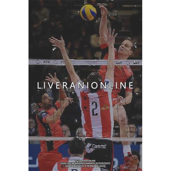 23.02.2011 RZESZOW, HALA PODPROMIE, UL. LENARTOWICZA (RZESZOW, POLAND), SIATKOWKA MEZCZYZN (MEN\'S VOLLEYBALL), POLFINAL (1/2) PUCHARU CEV (SEMI FINAL CEV CUP), MECZ ASSECO RESOVIA RZESZOW - SISLEY TREVISO (GAME ASSECO RESOVIA RZESZOW - SISLEY TREVISO) NZ RYAN MILLAR (C), NOVICA BJELICA (P) FOTO MICHAL STANCZYK / CYFRASPORT/NEWSPIX.PL --- Newspix.pl /AG ALDO LIVERANI PALLAVOLO VOLLEY ASSECO RESOVIA - SISLEY TREVISO - ITALY ONLY - *** Local Caption *** .