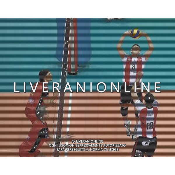 23.02.2011. Rzeszow. Puchar CEV asseco Resovia Rzeszow - Sisley Treviso N/Z Atak Michal Baranowicz i Grzegorz kosok Fot. Bartosz Frydrych/ ABF --- Newspix.pl /AG ALDO LIVERANI PALLAVOLO VOLLEY ASSECO RESOVIA - SISLEY TREVISO - ITALY ONLY - *** Local Caption *** .