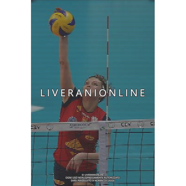2011/02/24 STREET KS FAIR. Palazzo dello Sport della prova LîDZ« CEV CUP FEMMINILE PALLAVOLO STAGIONE 2010/2011 MATCH Organika Building - CHATEAU D\'AX URBINO NELLA FOTO.KAROLINA KOSEK ( POLAND SPORT VOLLEYBALL LEAGUE CEV CUP WOMEN ) FOTO MATEUSZ TRZUSKOWSKI/CYFRASPORT/NEWSPIX.PL AG ALDO LIVERANI ONLY ITALY