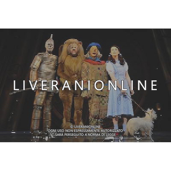 \'Il mago di Oz\'27/02/2011 Nel cast anche Daniele Speranza come Dorothy partecipare al photocall di \'Il mago di Oz\', che apre al Palladium di Londra questo mese. Photoshot-AGALDOLIVERANI ONLYITALY