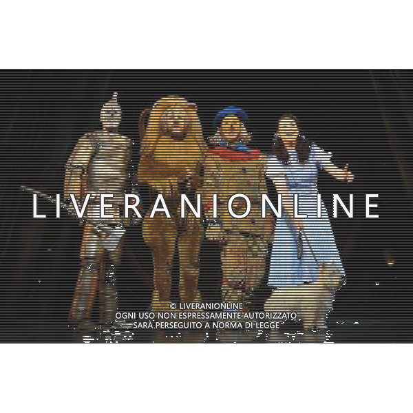 \'Il mago di Oz\'27/02/2011 Nel cast anche Daniele Speranza come Dorothy partecipare al photocall di \'Il mago di Oz\', che apre al Palladium di Londra questo mese. Photoshot-AGALDOLIVERANI ONLYITALY