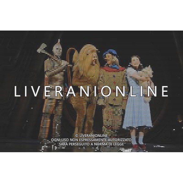 \'Il mago di Oz\'27/02/2011 Nel cast anche Daniele Speranza come Dorothy partecipare al photocall di \'Il mago di Oz\', che apre al Palladium di Londra questo mese. Photoshot-AGALDOLIVERANI ONLYITALY