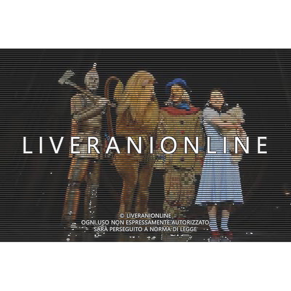 \'Il mago di Oz\'27/02/2011 Nel cast anche Daniele Speranza come Dorothy partecipare al photocall di \'Il mago di Oz\', che apre al Palladium di Londra questo mese. Photoshot-AGALDOLIVERANI ONLYITALY