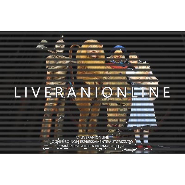 \'Il mago di Oz\'27/02/2011 Nel cast anche Daniele Speranza come Dorothy partecipare al photocall di \'Il mago di Oz\', che apre al Palladium di Londra questo mese. Photoshot-AGALDOLIVERANI ONLYITALY