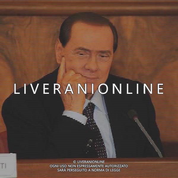 MILANO 28/2/2011 CONFCOMMERCIO C.so VENEZIA, 47 SILVIO BERLUSCONI INSIEME CON I MINISTRI LOMBARDI INCONTRA I RAPPRESENTANTI DELLA CONFCOMMERCIO NELLA FOTO SILVIO BERLUSCONI FOTO ROMANO/AG ALDO LIVERANI 