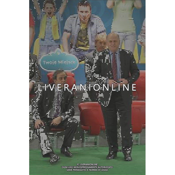 WARSZAWA 01.03.2011 INAUGURACJA SPRZEDAZY BILETOW NA EURO 2012 N Z MICHEL PLATINI GRZEGORZ LATO MICHAL PIESCIUK/ NEWSPIX.PL WARSAW 01.03.2011 BEGINNING OF EURO 2012 TICKET SALES MICHEL PLATINI GRZEGORZ LATO MICHAL PIESCIUK/ NEWSPIX.PL 2012 POLAND - UKRAIN UEFA EURO 2012 TICKETS SALES ( FOOTBALL SPORT POLAND UEFA EURO 2012 ) --- Newspix.pl /AG ALDO LIVERANI SAS UEFA EURO 2012 vendita biglietti (Sport Calcio UEFA EURO UCRAINA-POLONIA 2012) - ITALY ONLY - *** Local Caption *** .